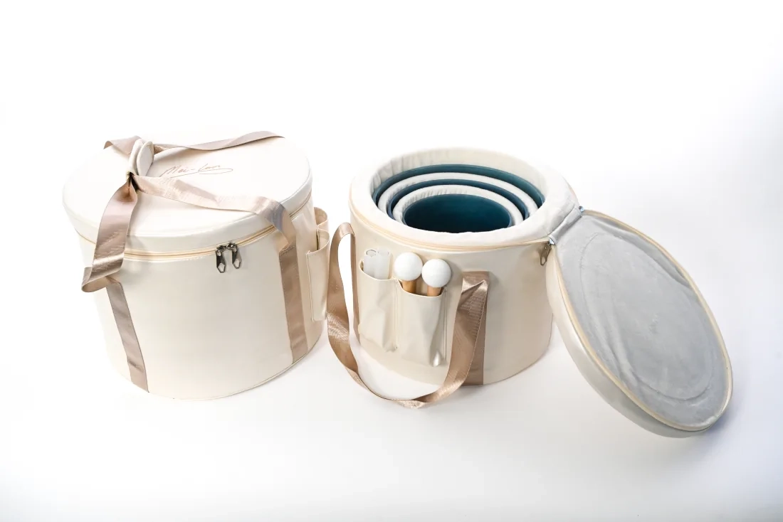 Open carrying cases with the Lapis bowls